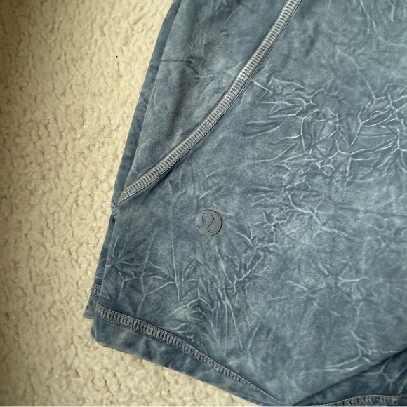 Lululemon biker shorts size 6 with pockets - Picture 3 of 4